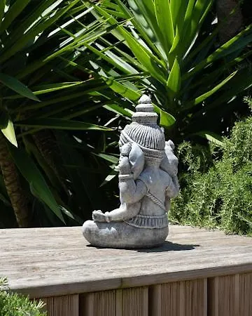 Alojamento de Acomodação e Pequeno-almoço Lalita Ocean Group *